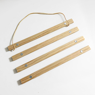 Magnetic Wood Frame Hanger